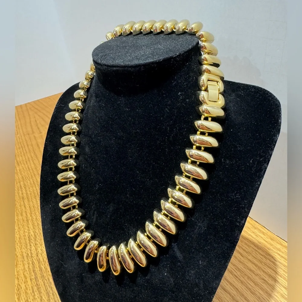 Vintage 1980s gold tone link necklace
